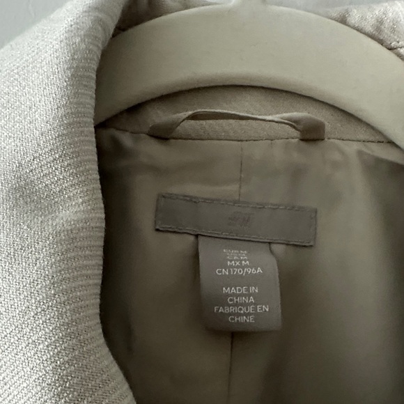 H&M Cream Women's Blazer with Gold Buttons - Picture 2 of 6